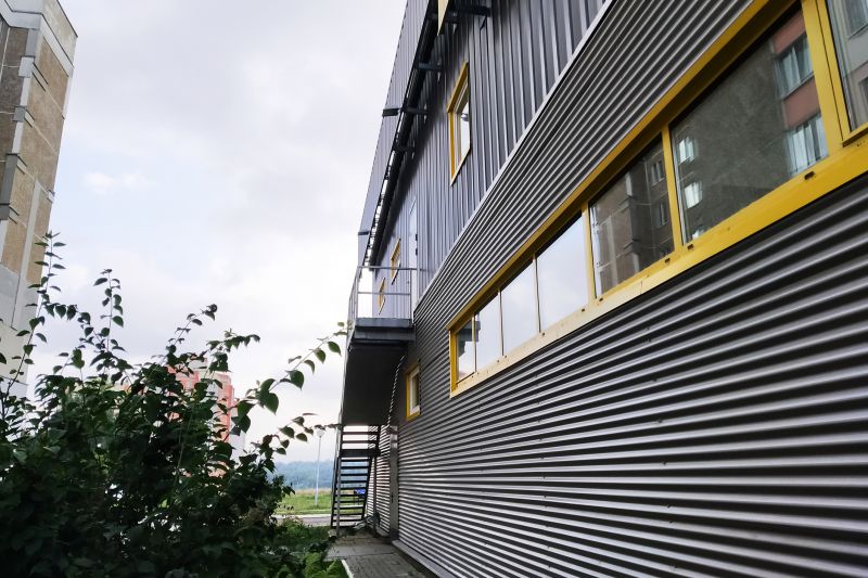 Best Metal Siding Contractors in Beaver Falls, PA